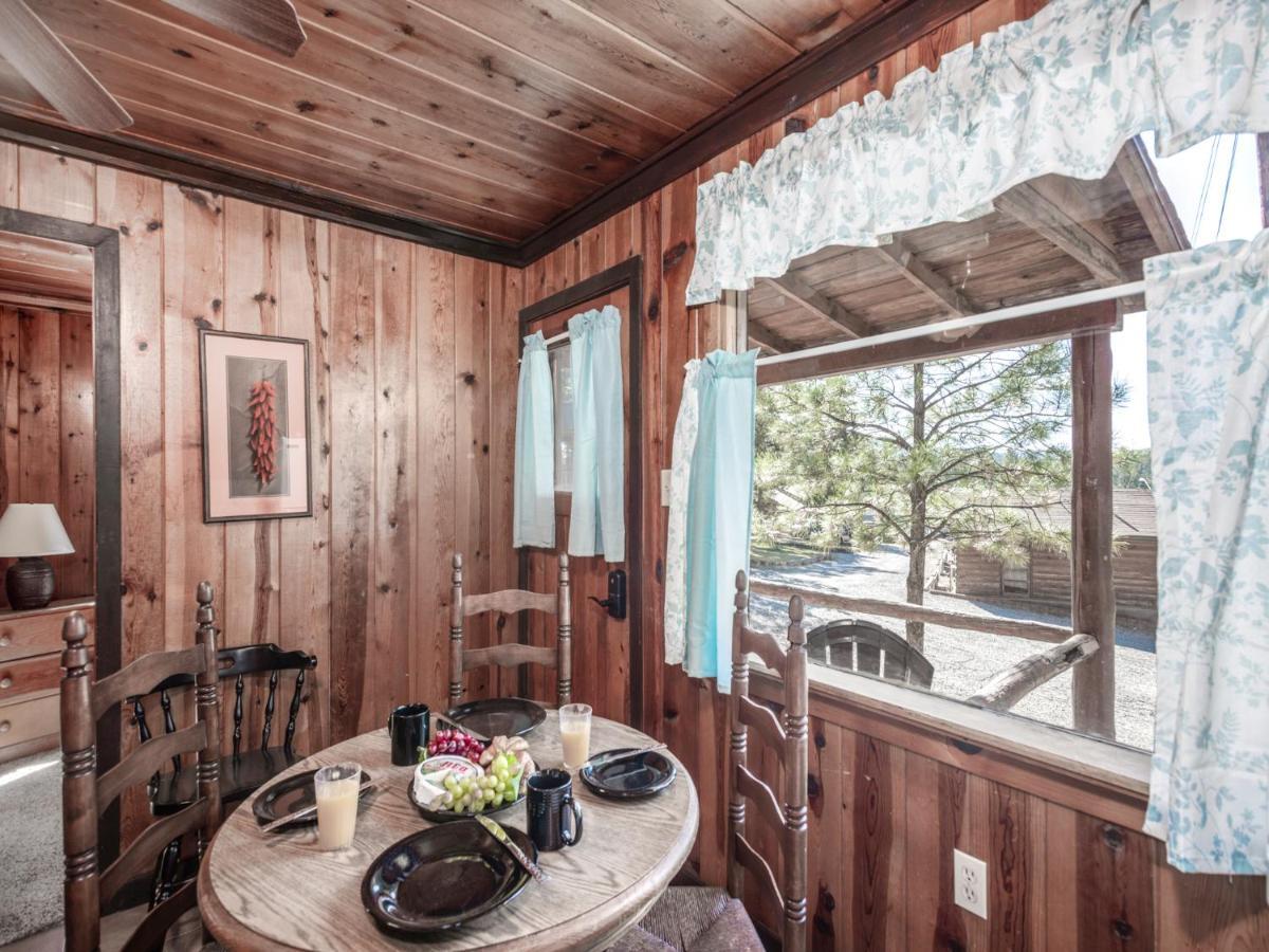 Tiny Two, 2 Bedrooms, Midtown, Sleeps 4 Ruidoso Bagian luar foto