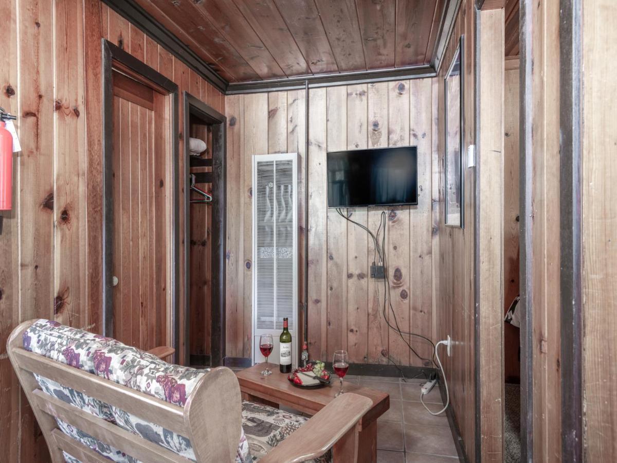 Tiny Two, 2 Bedrooms, Midtown, Sleeps 4 Ruidoso Bagian luar foto
