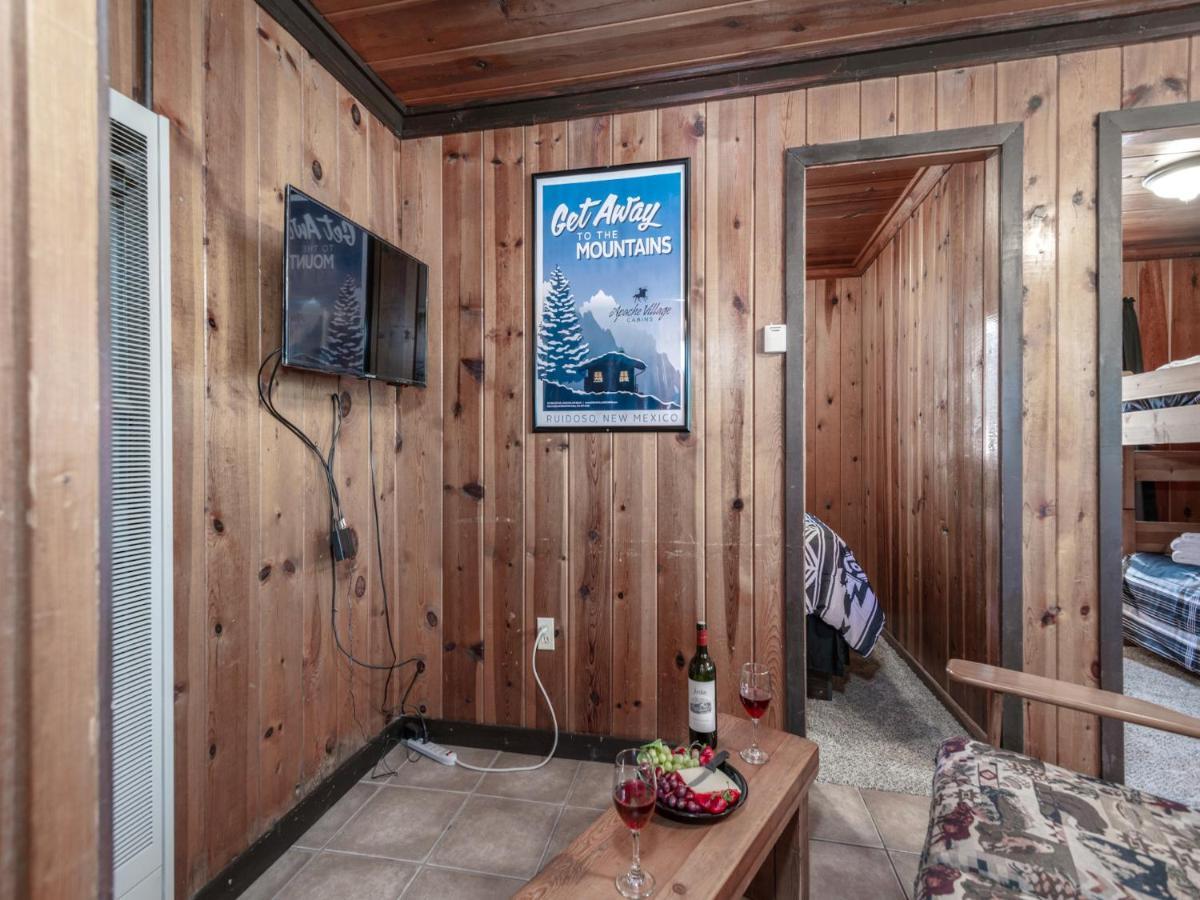 Tiny Two, 2 Bedrooms, Midtown, Sleeps 4 Ruidoso Bagian luar foto