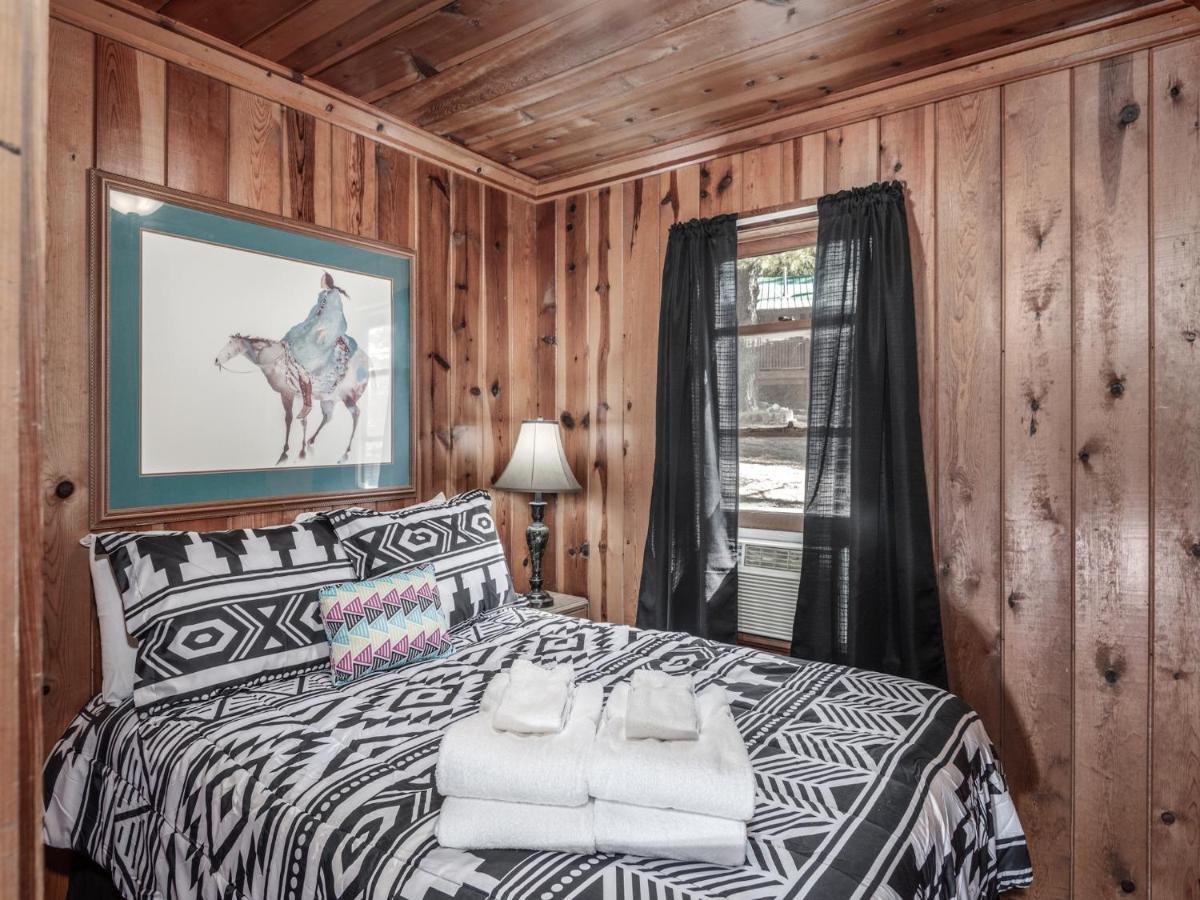 Tiny Two, 2 Bedrooms, Midtown, Sleeps 4 Ruidoso Bagian luar foto
