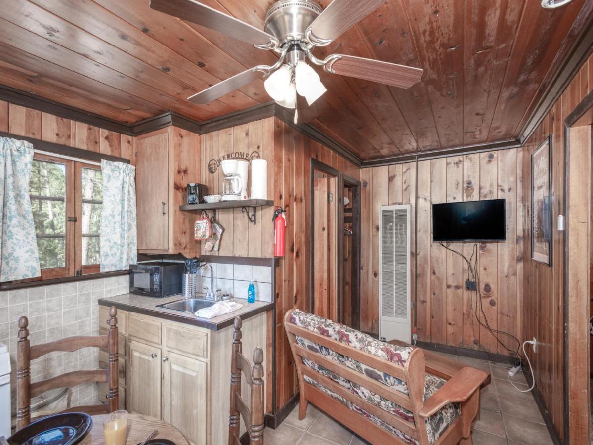 Tiny Two, 2 Bedrooms, Midtown, Sleeps 4 Ruidoso Bagian luar foto