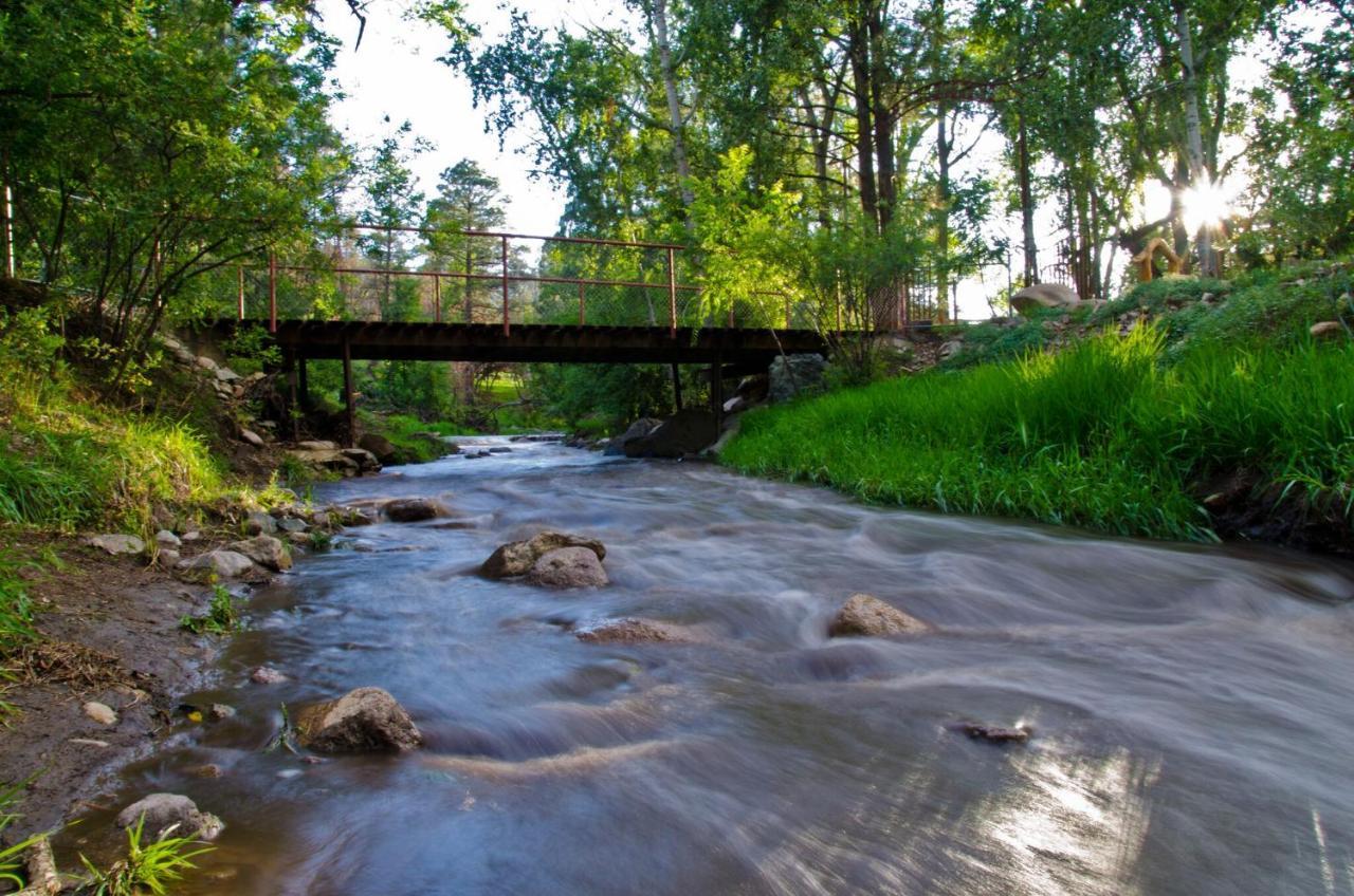 Tiny Two, 2 Bedrooms, Midtown, Sleeps 4 Ruidoso Bagian luar foto