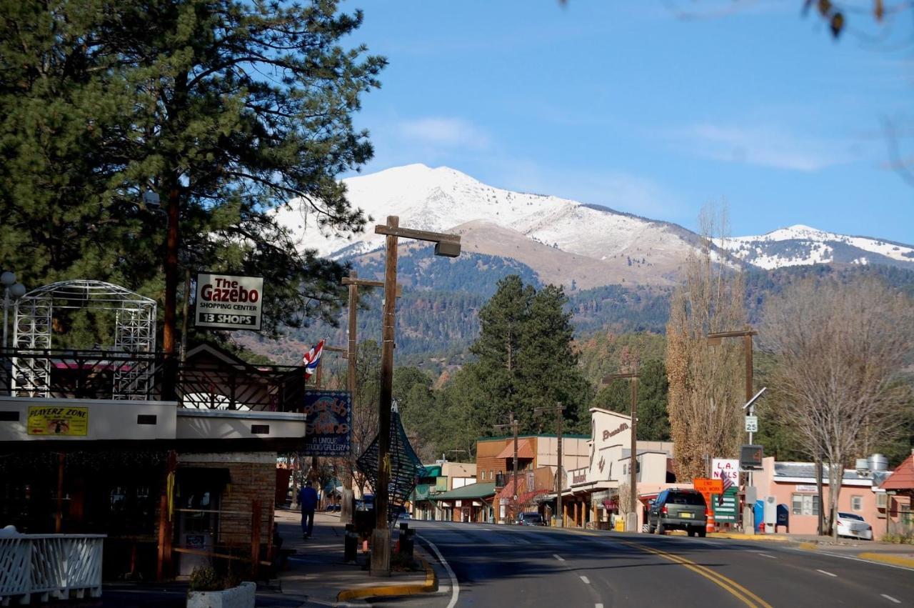 Tiny Two, 2 Bedrooms, Midtown, Sleeps 4 Ruidoso Bagian luar foto